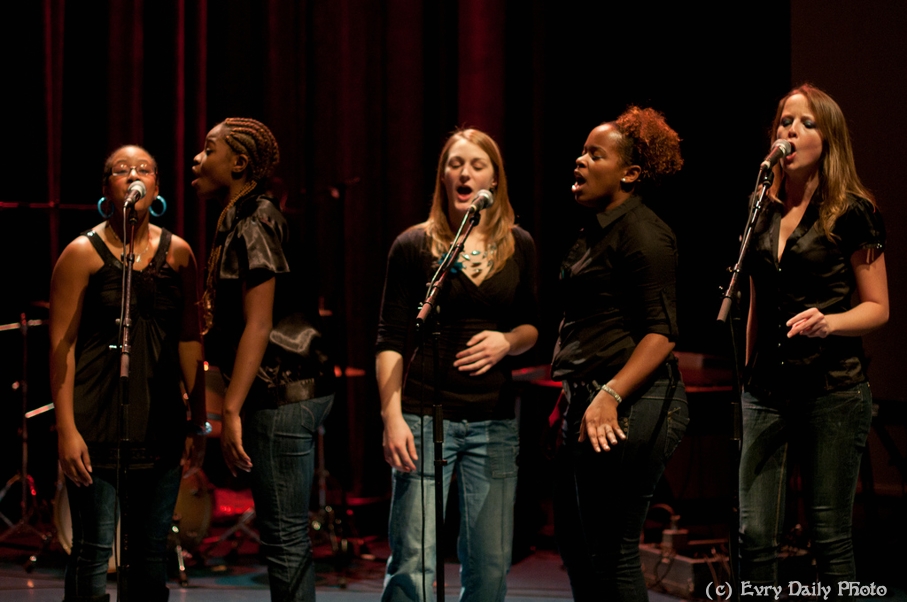 Evry Daily Photo - Telethon Evry 2010 - Concert Evry University Gospel - large - 5243342921.jpg